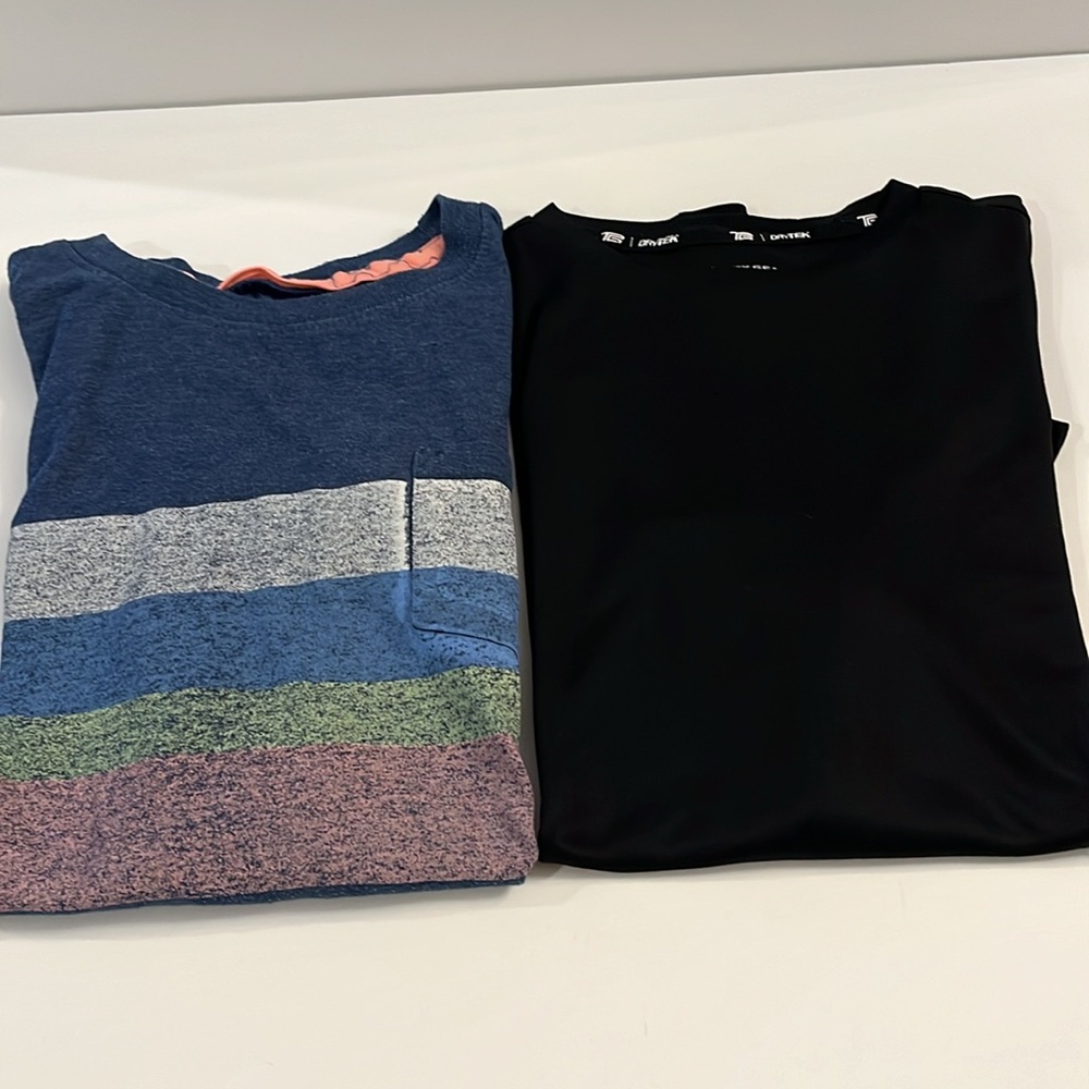 2 Boys short sleeve T shirts Blue Arizona Jean Co. 14-16 & one Black TEK GEAR